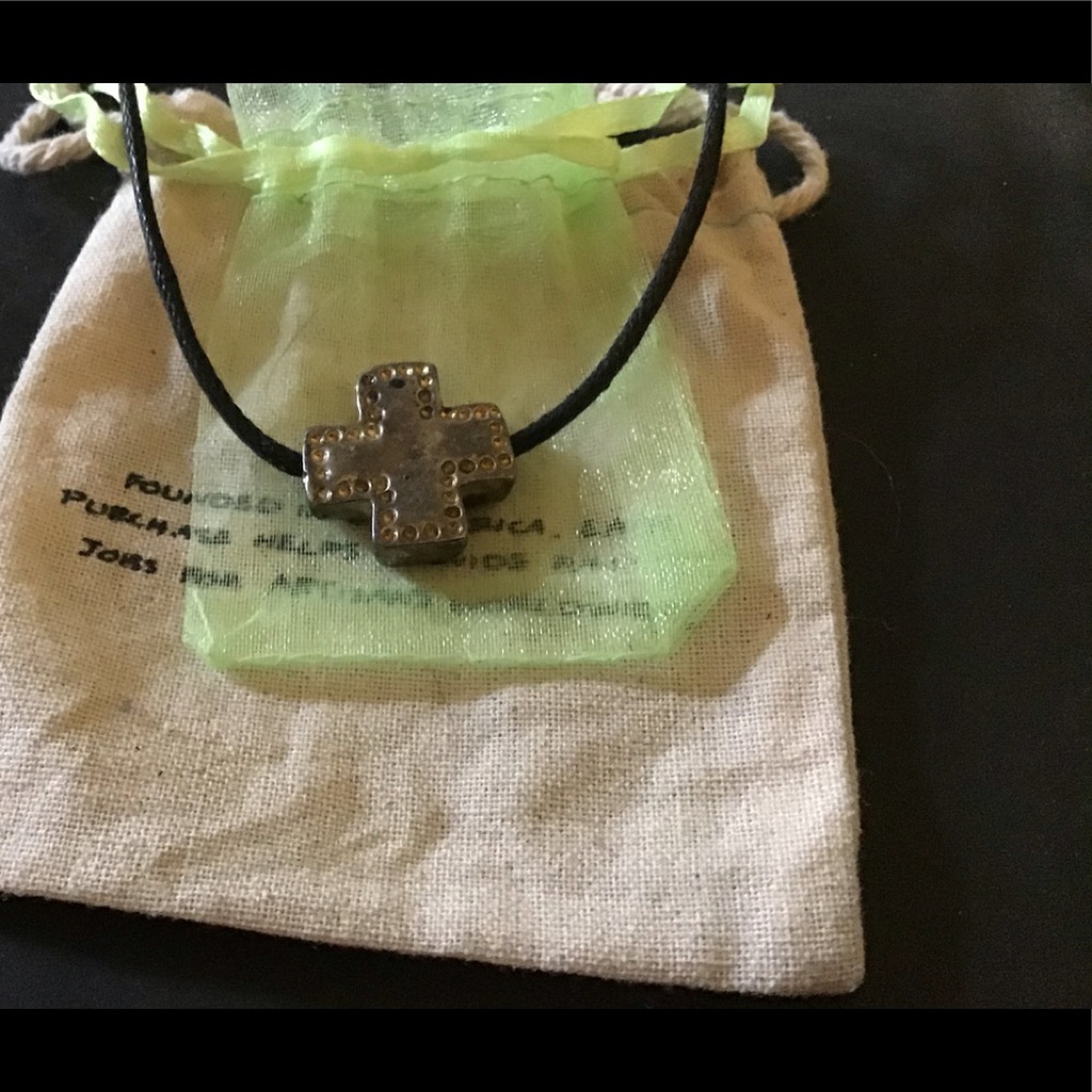 🆕AUCTION PRICE 👩🏻‍⚖️Unisex Cross Necklace
